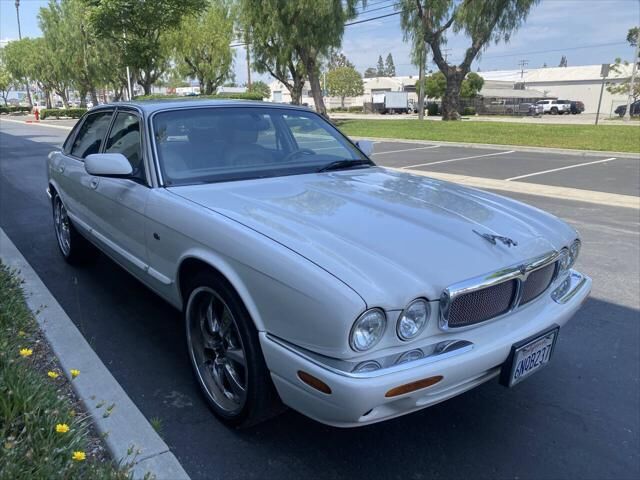 Jaguar XJ8