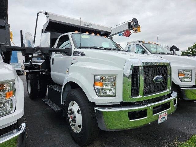 2025 FORD F-750