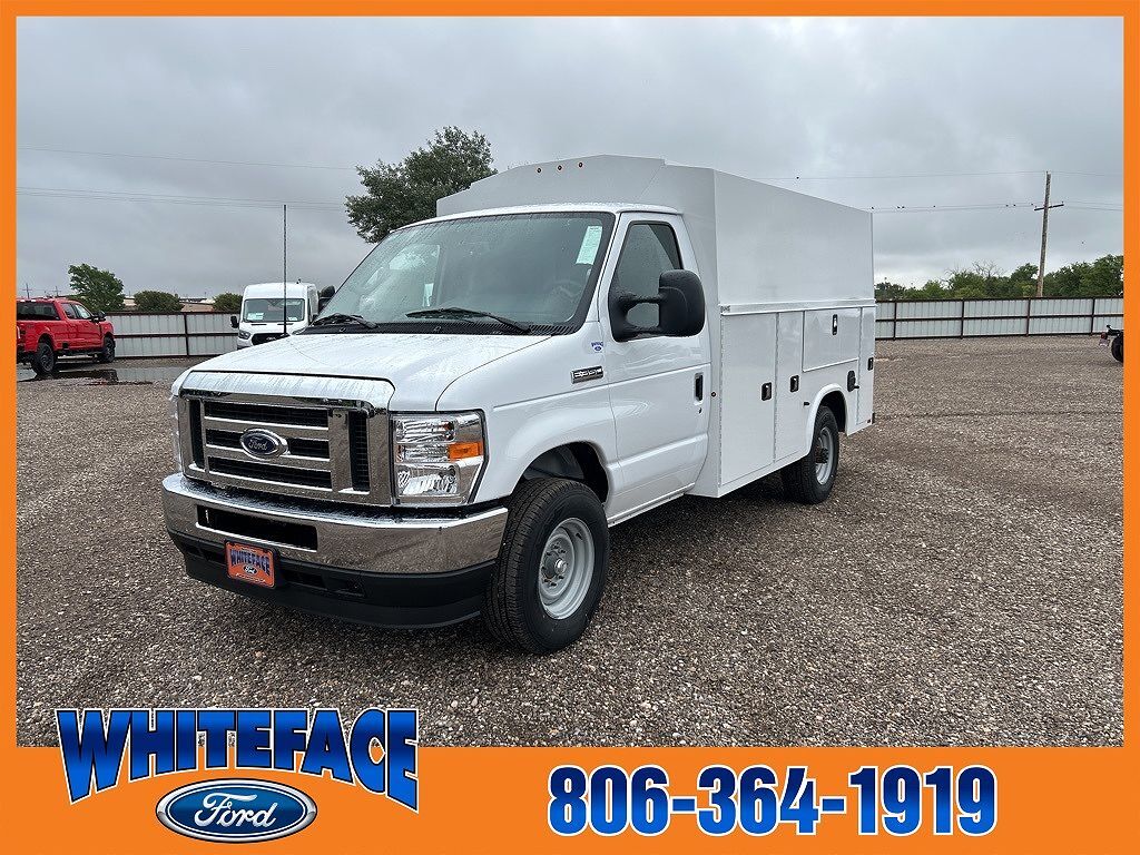 2025 FORD E-350