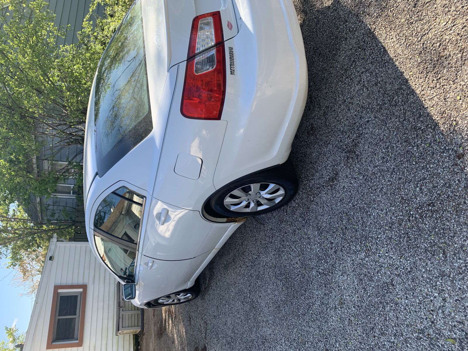Mitsubishi Galant