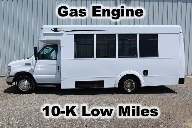 2017 FORD E-350