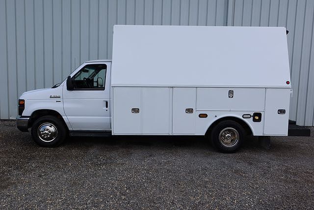 2013 FORD E-350
