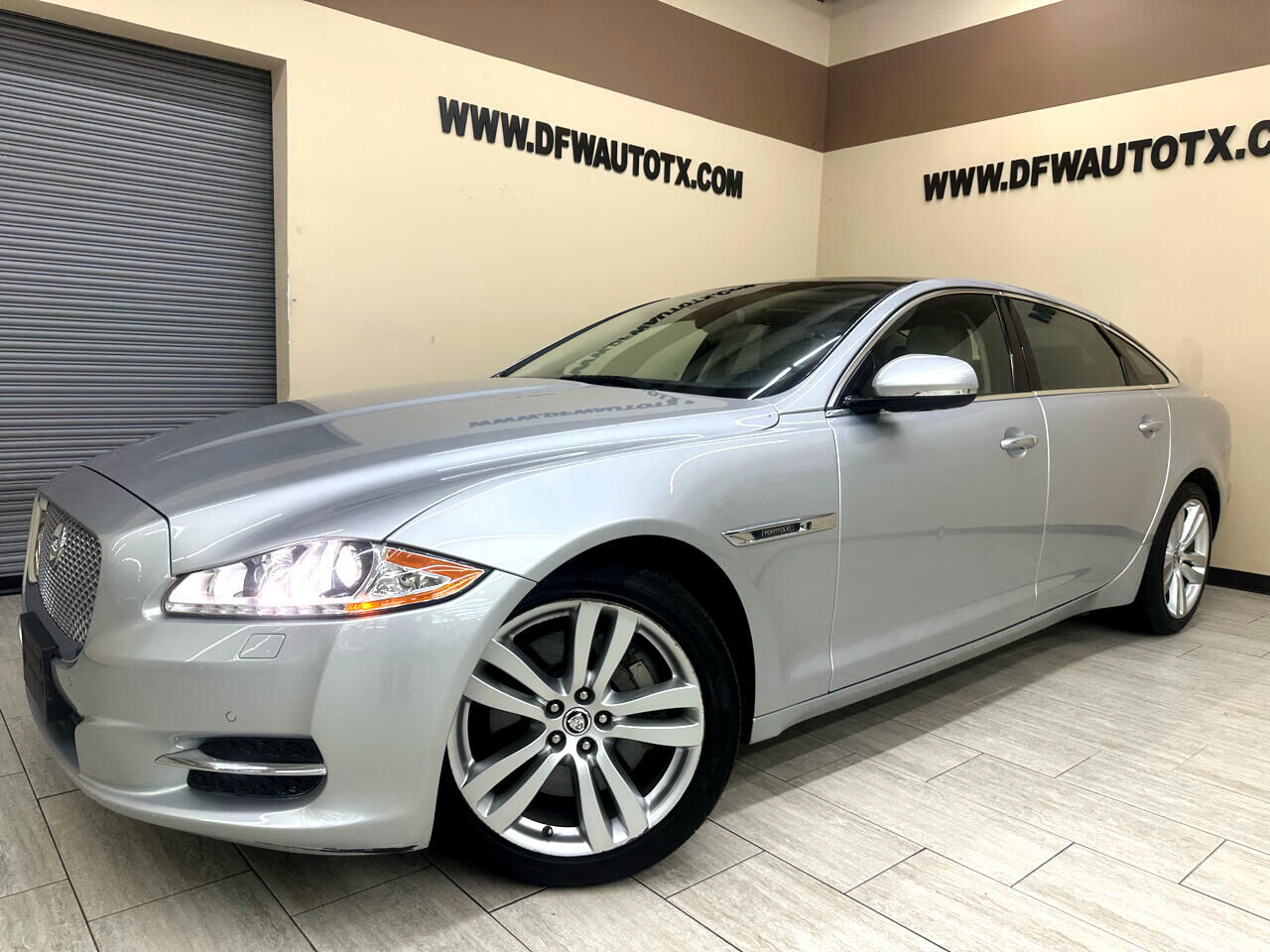 Jaguar XJ