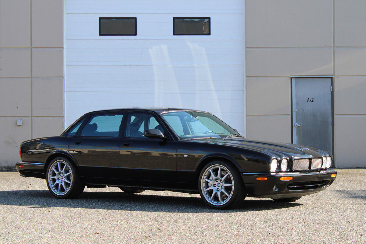 Jaguar XJR