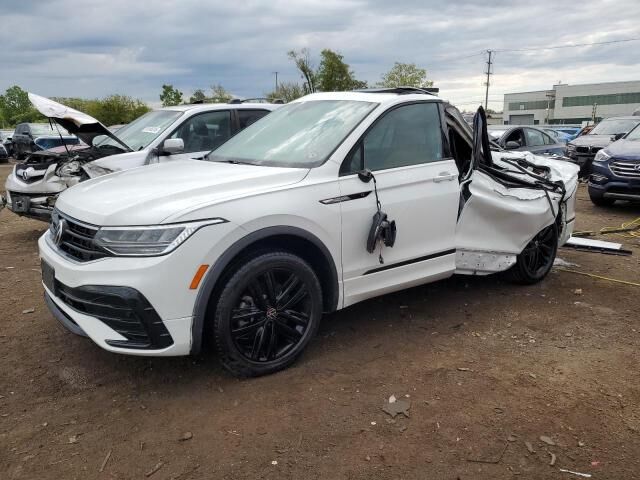 2022 VOLKSWAGEN Tiguan