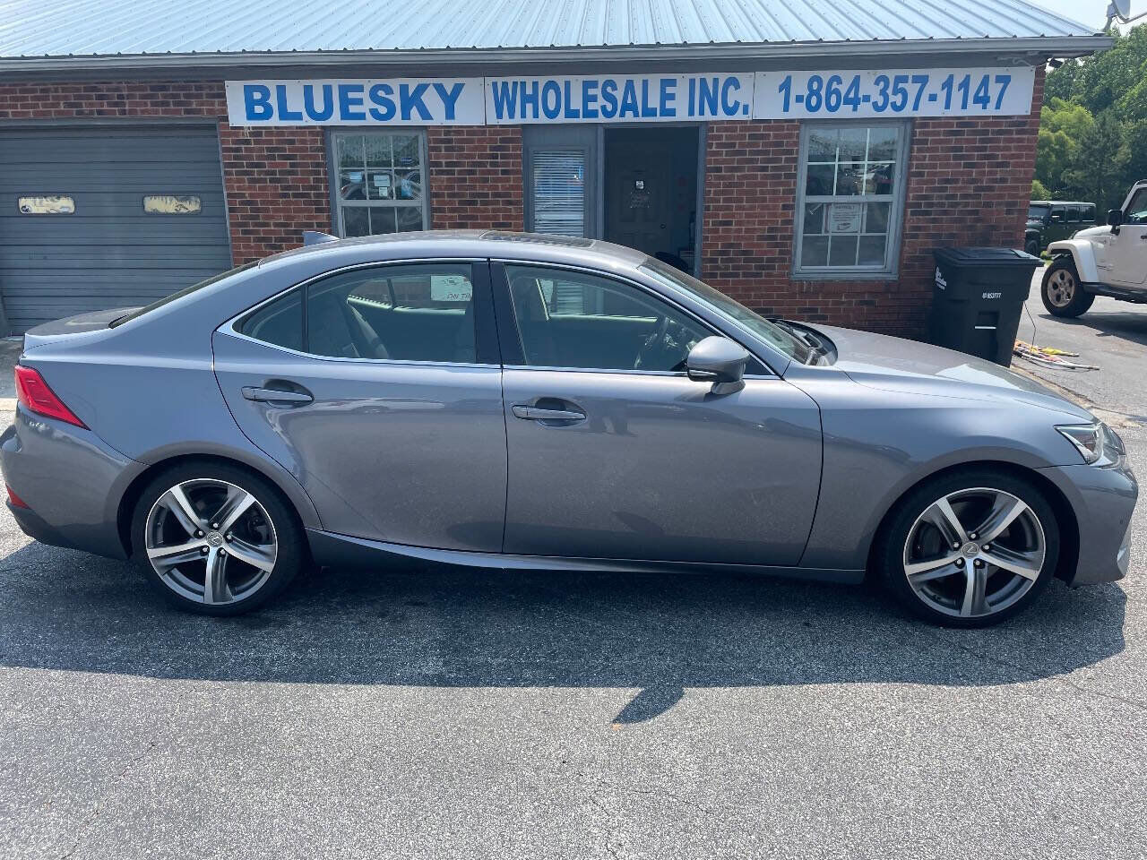 2019 LEXUS IS