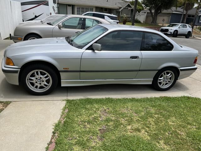BMW 323is