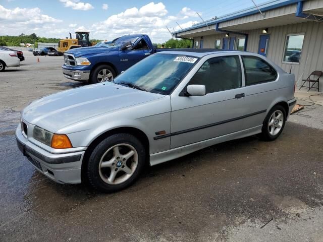 BMW 318ti