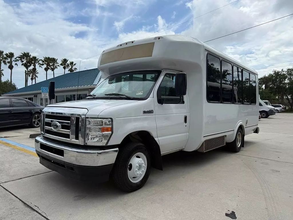 2021 FORD E-350