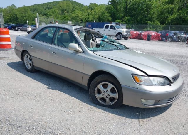 Lexus ES