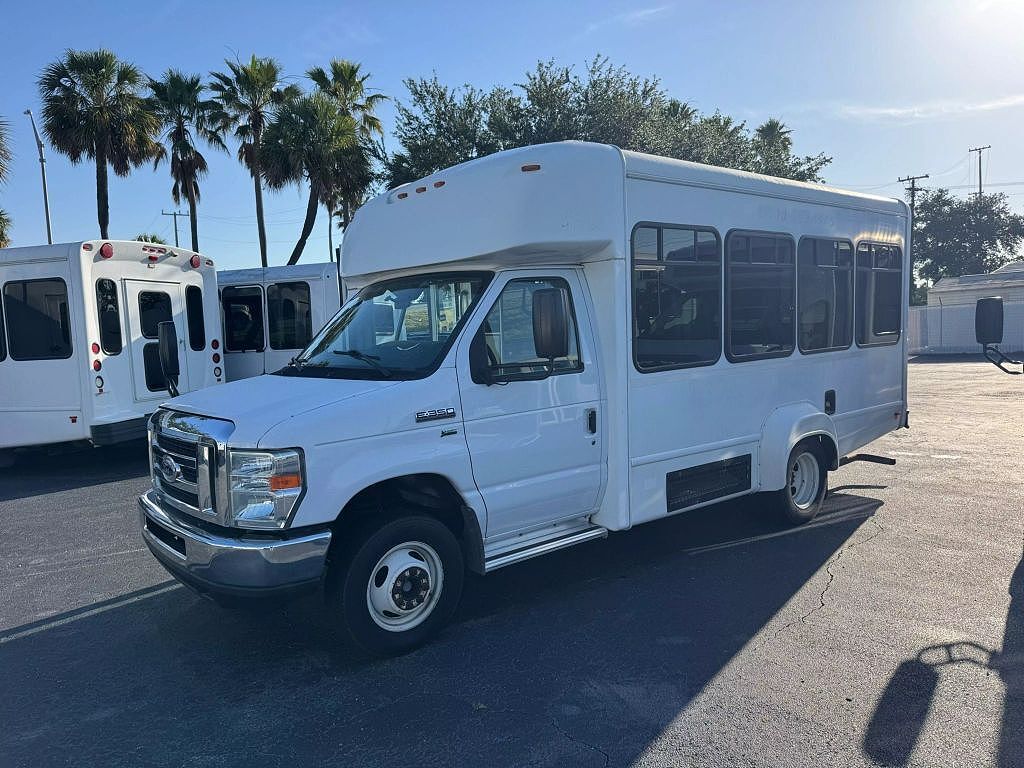 2016 FORD E-350