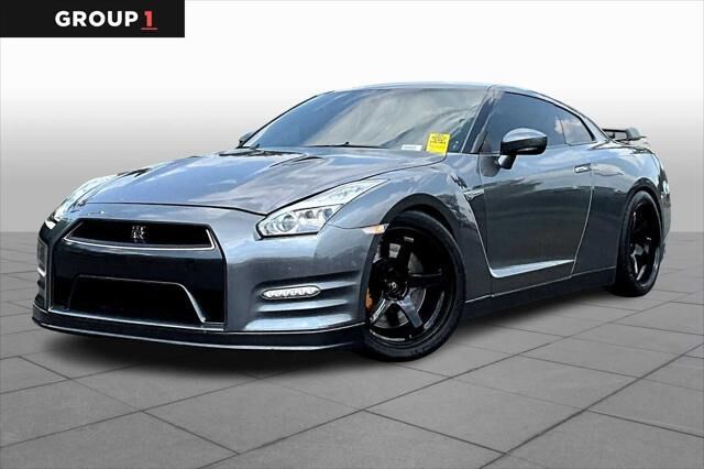 Nissan GT-R