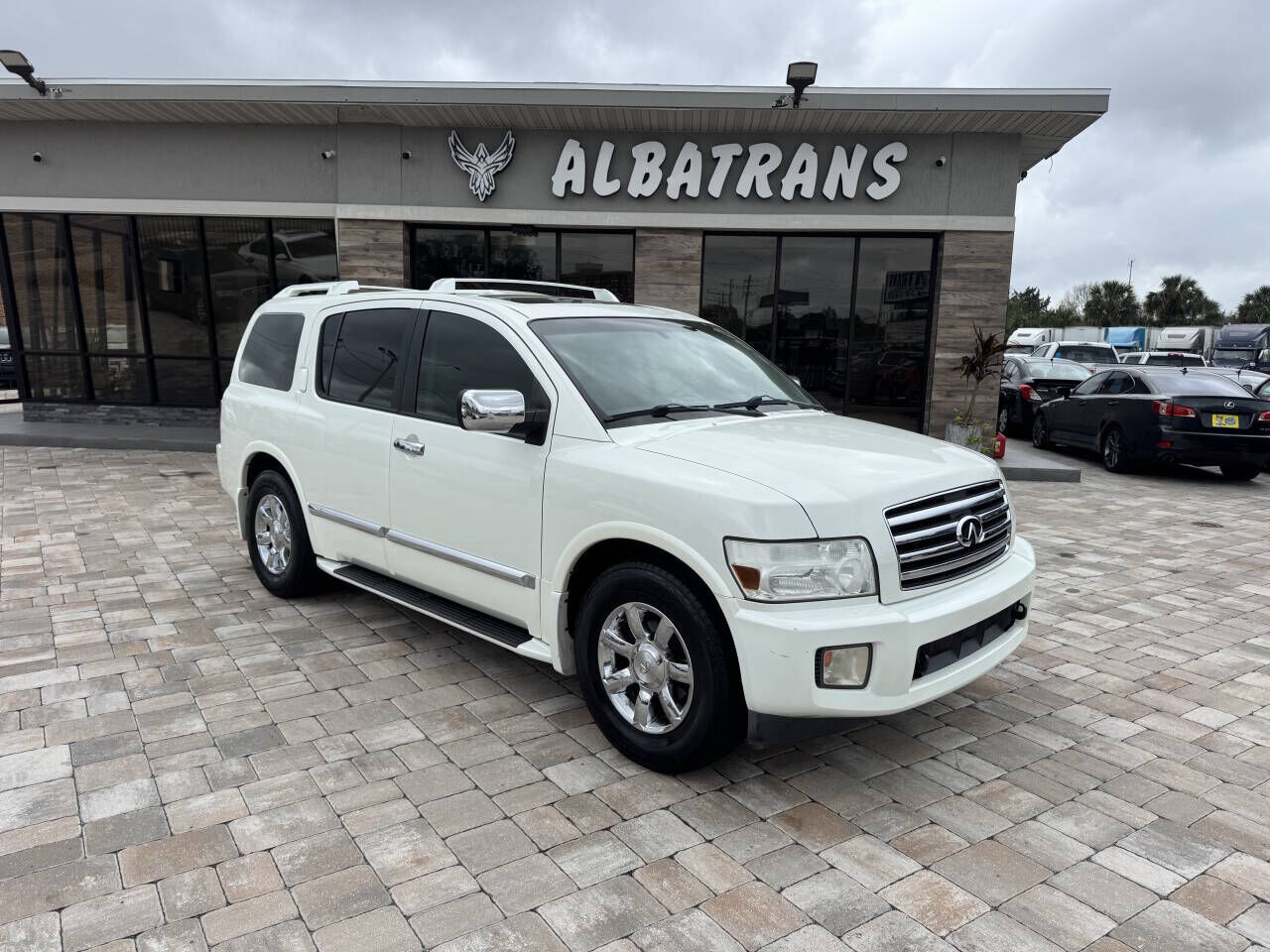 Infiniti QX56