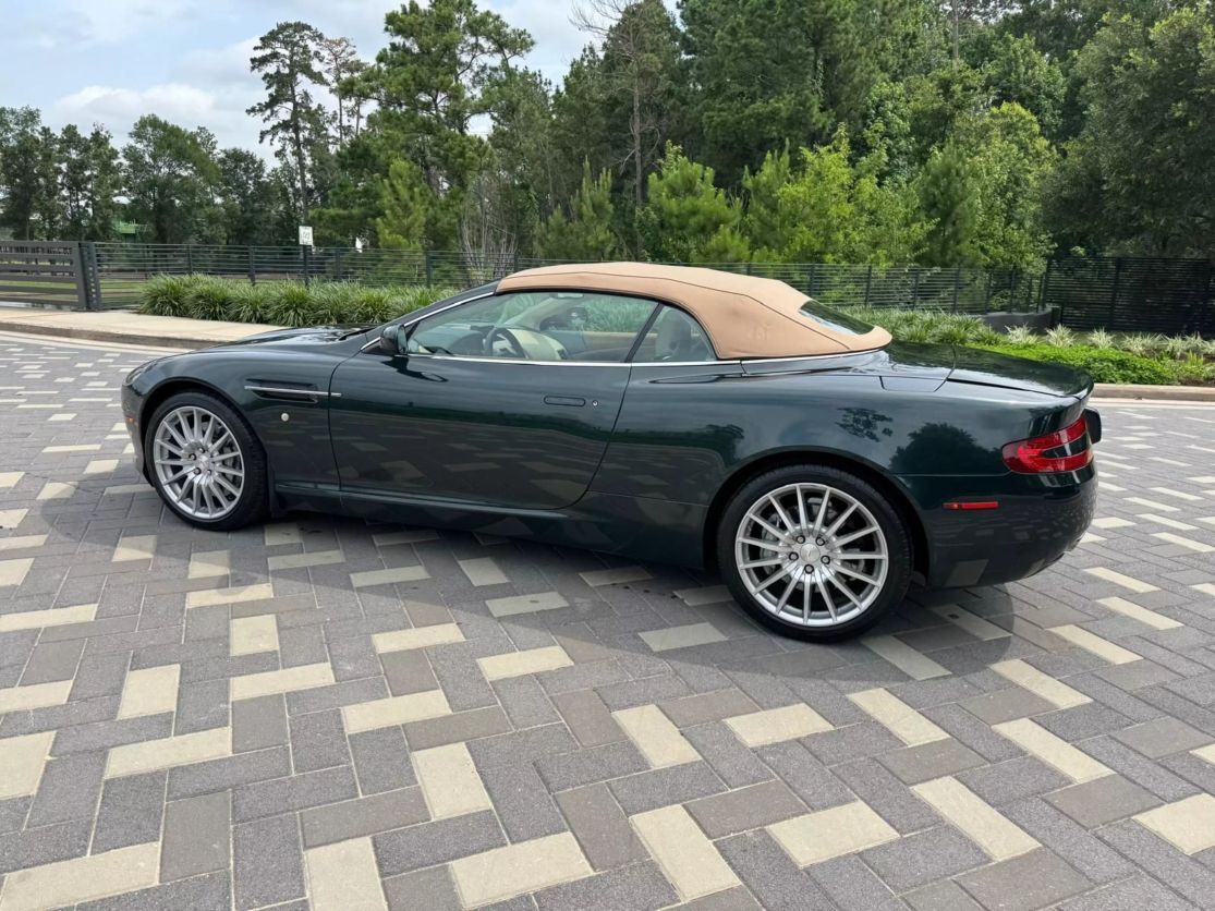 Aston Martin DB9