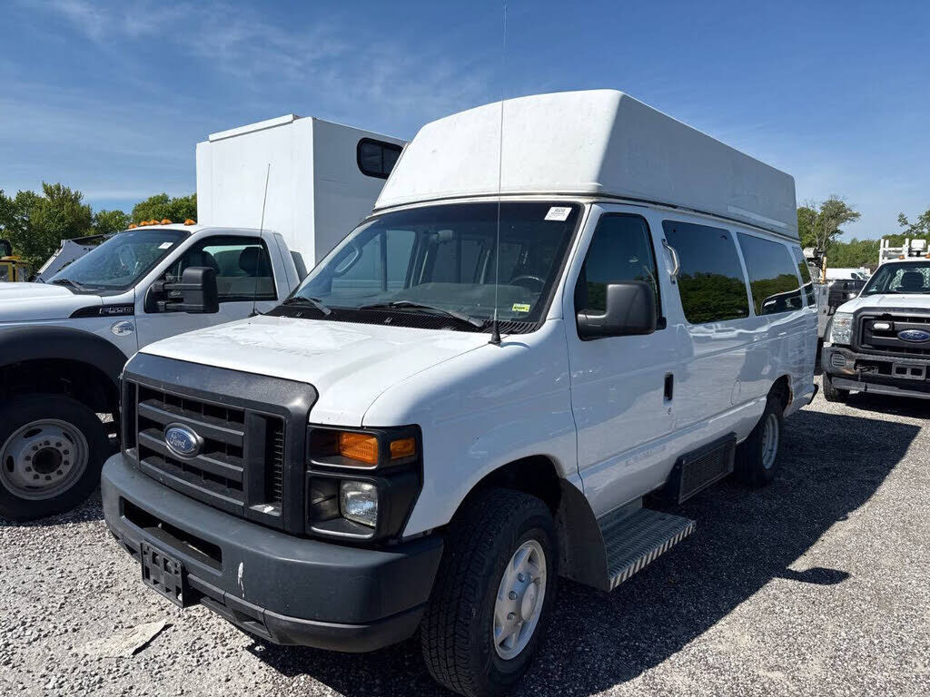 2009 FORD E-350