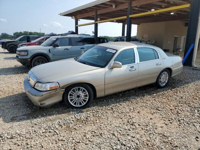 Lincoln Town Car