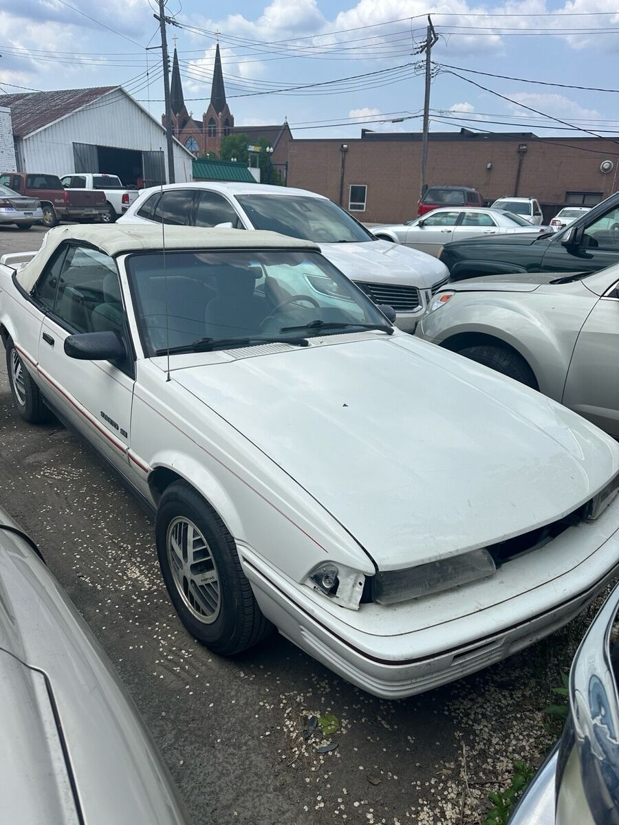 Pontiac Sunbird