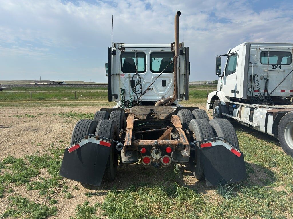 2015 FREIGHTLINER Cascadia