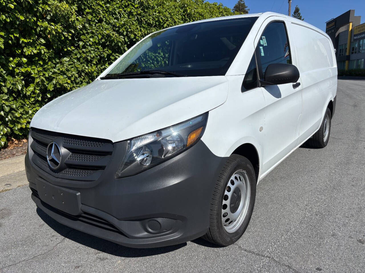 2017 MERCEDES-BENZ METRIS