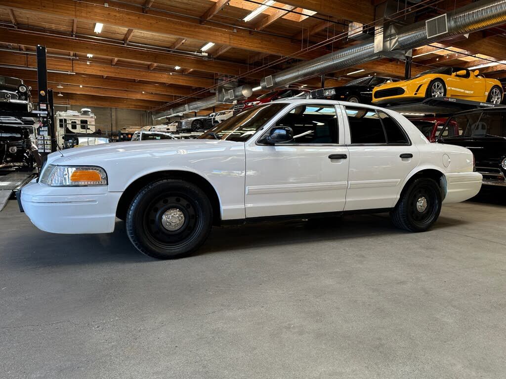 Ford Crown Victoria