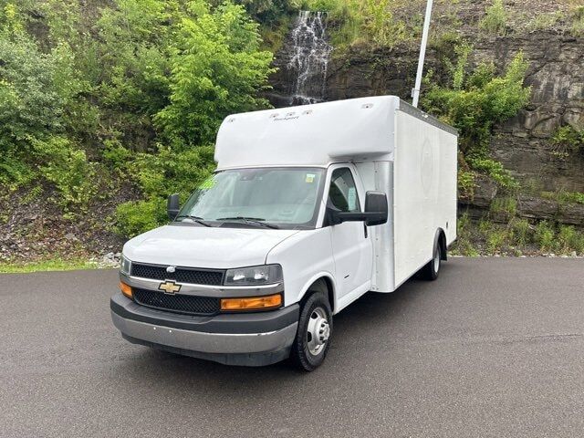 2022 CHEVROLET Express