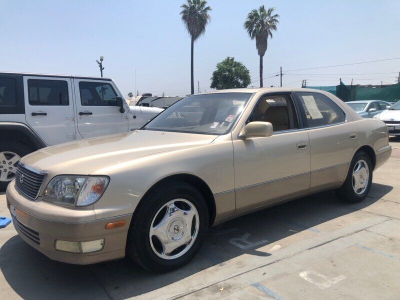 Lexus LS