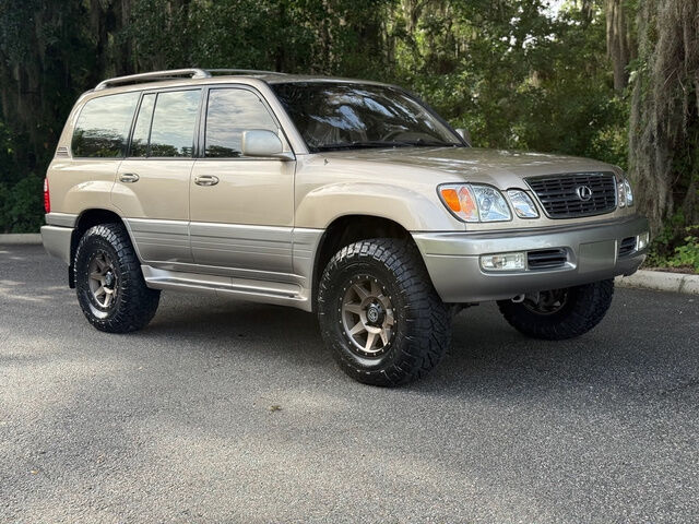 Lexus LX
