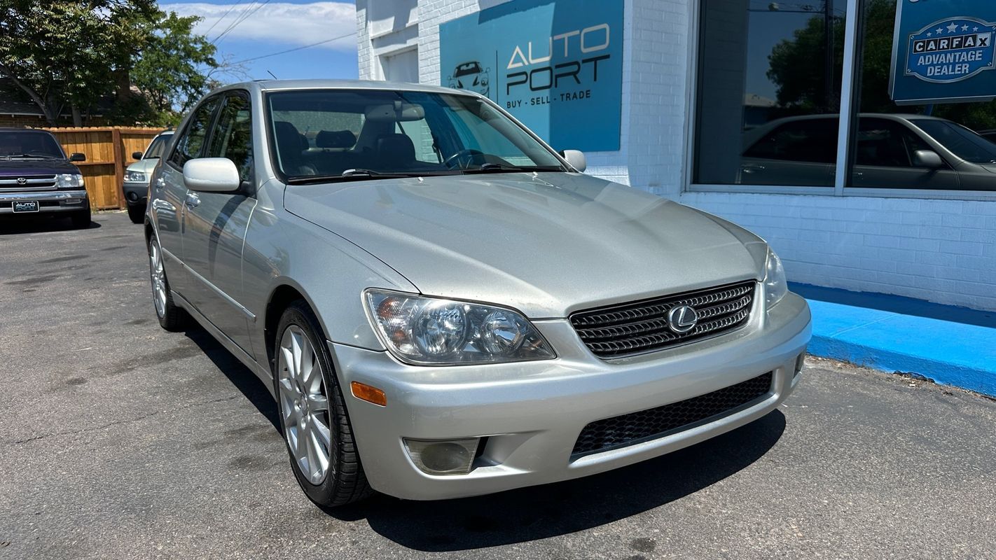 Lexus IS
