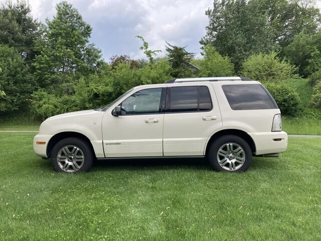 Mercury Mountaineer