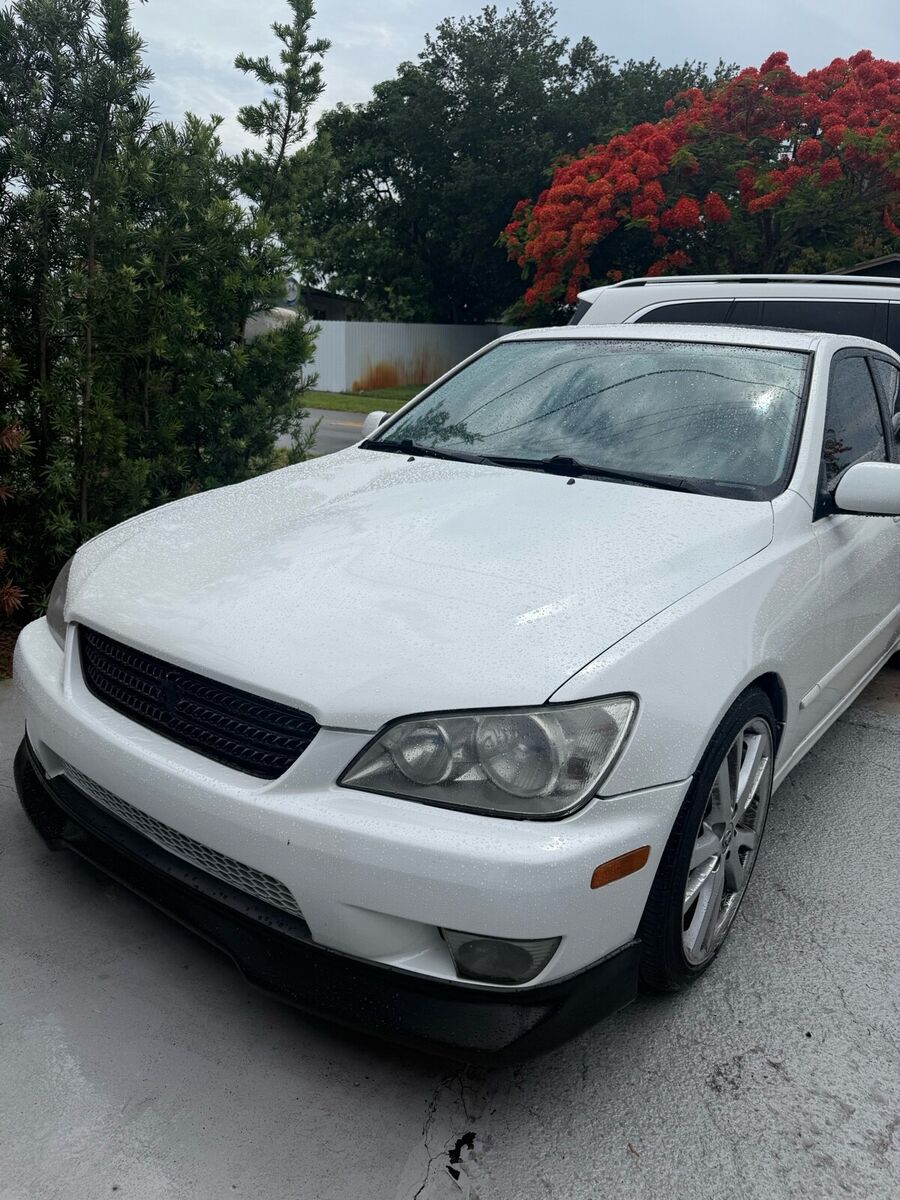 Lexus IS