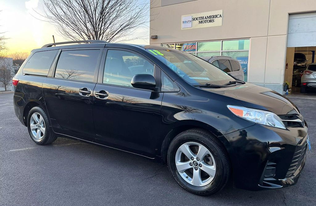 2018 TOYOTA Sienna