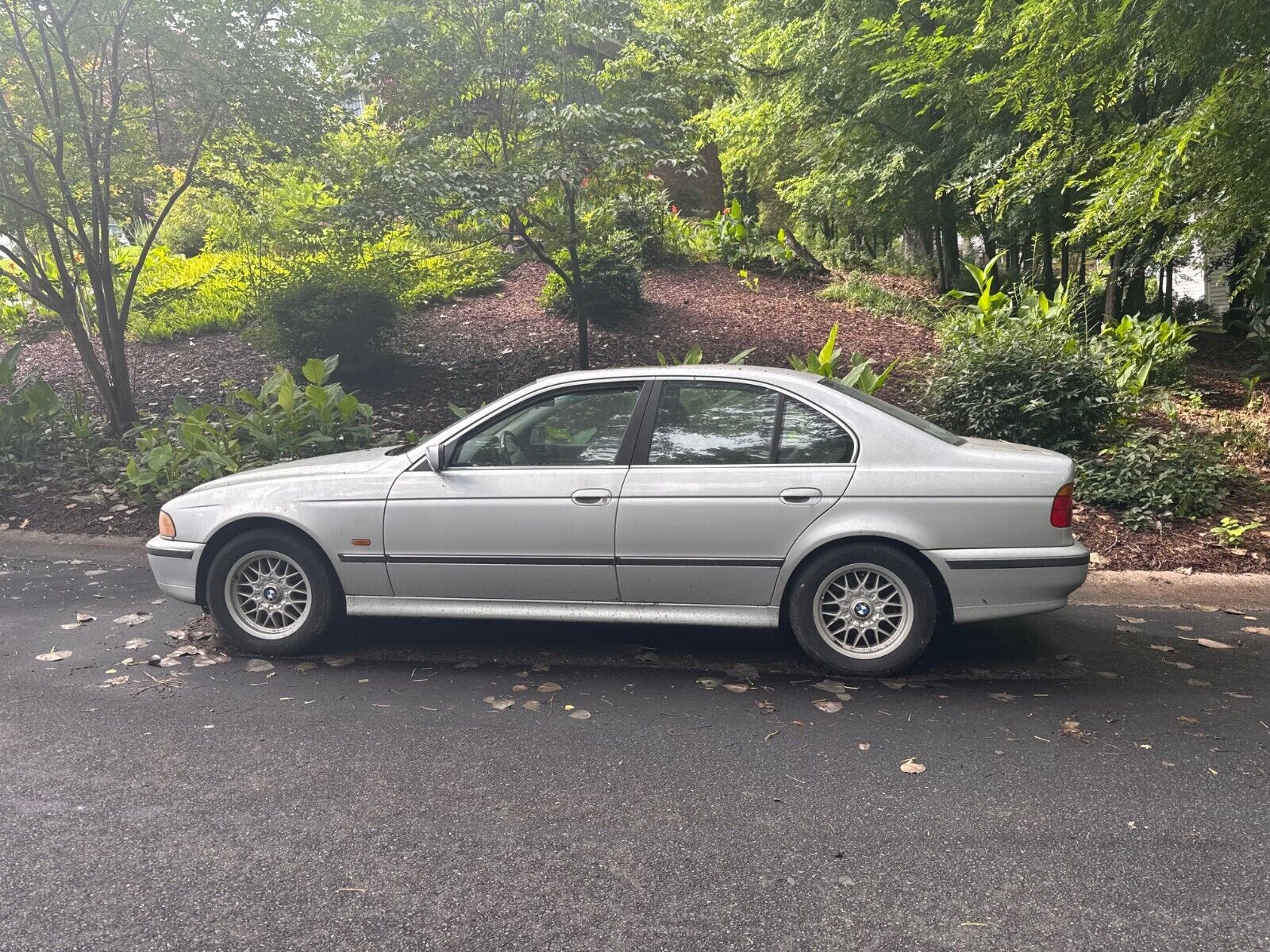 BMW 528i