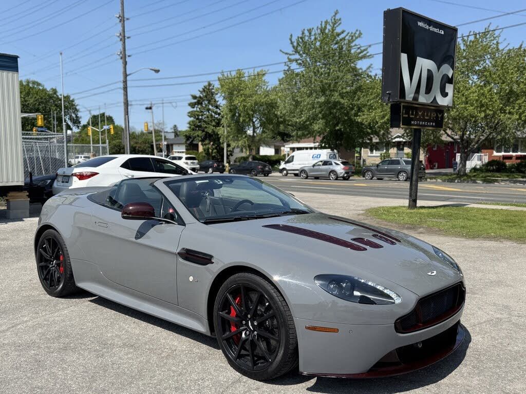 Aston Martin V12 Vantage