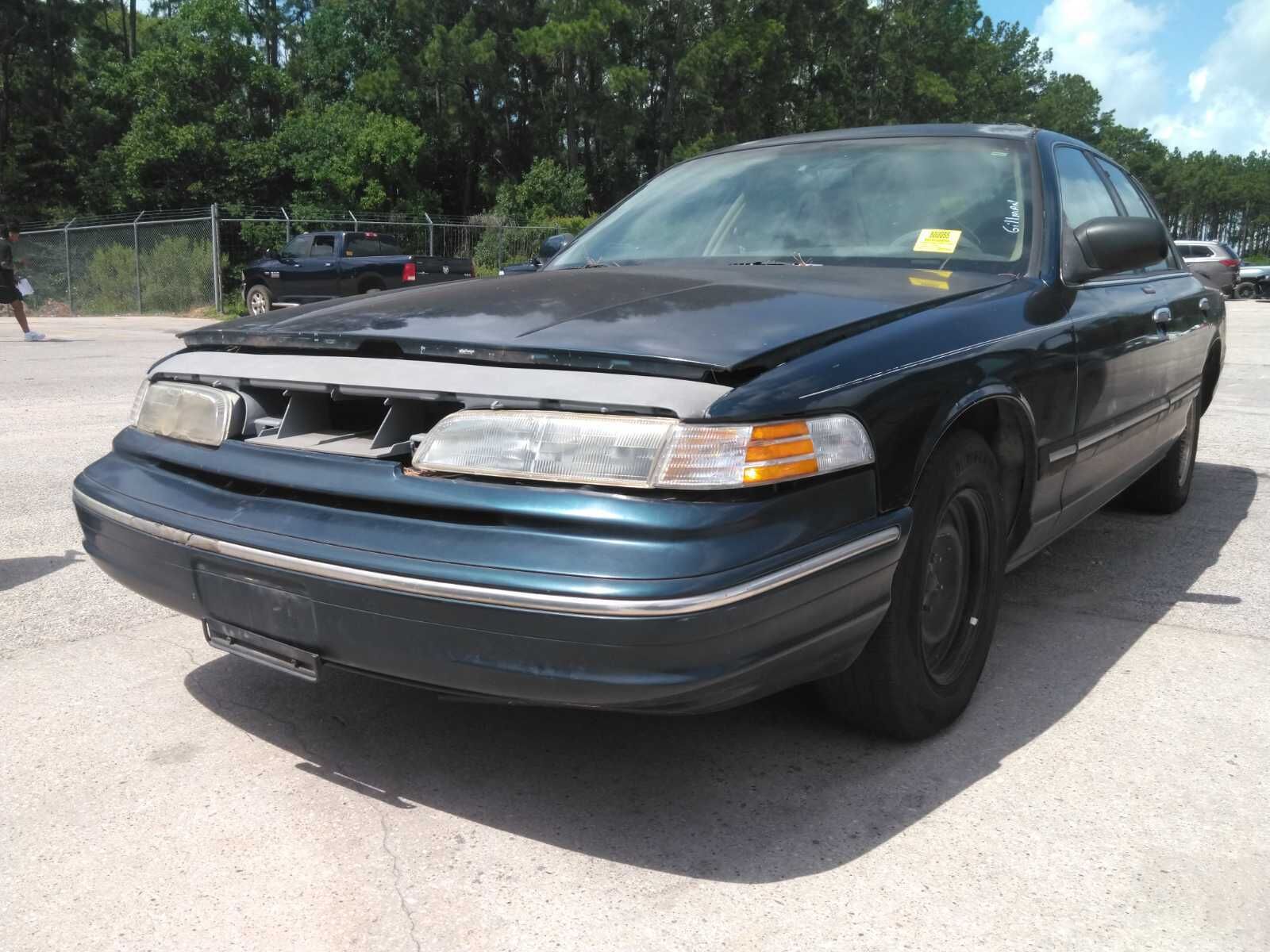 Ford Crown Victoria