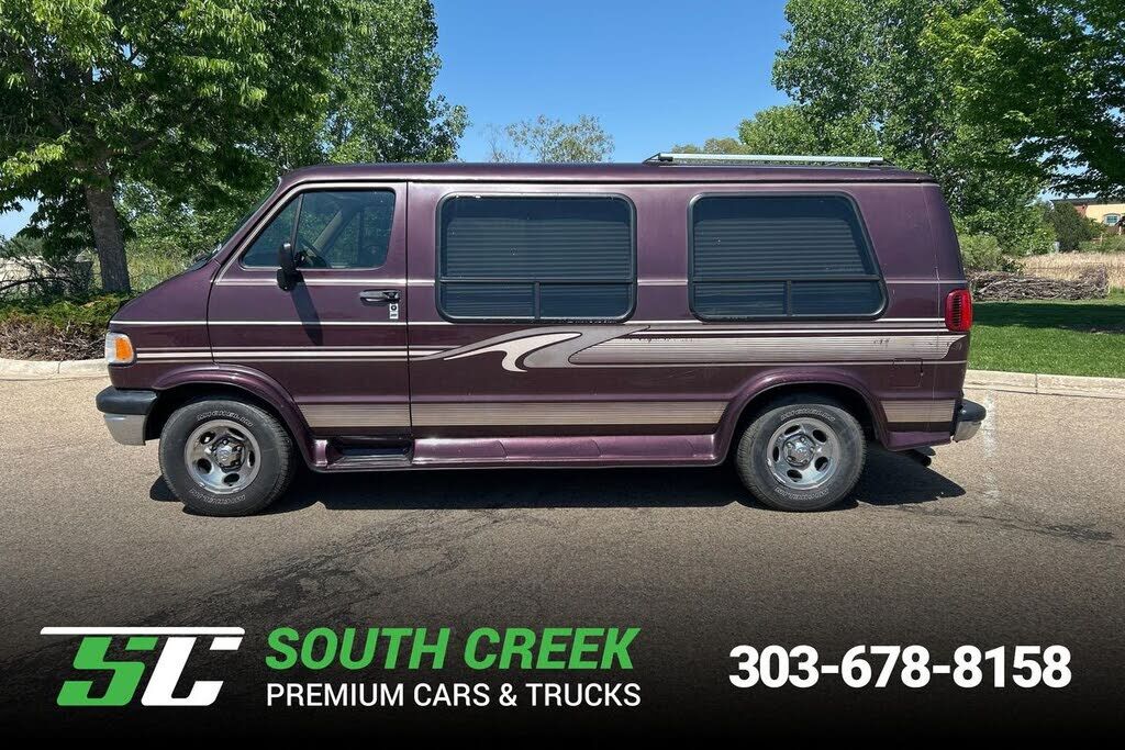 Dodge Ram Van