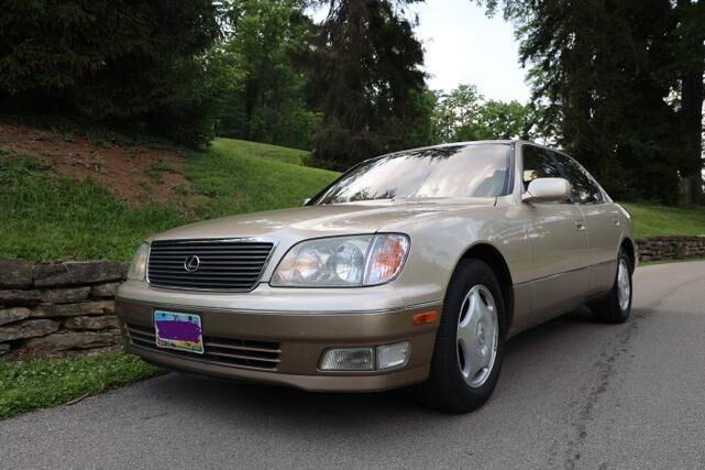 Lexus LS