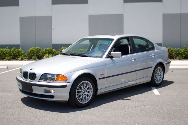 BMW 328i