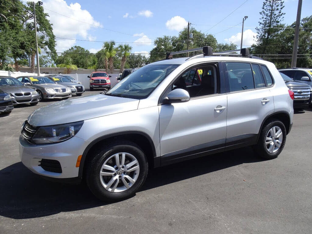 2017 VOLKSWAGEN Tiguan