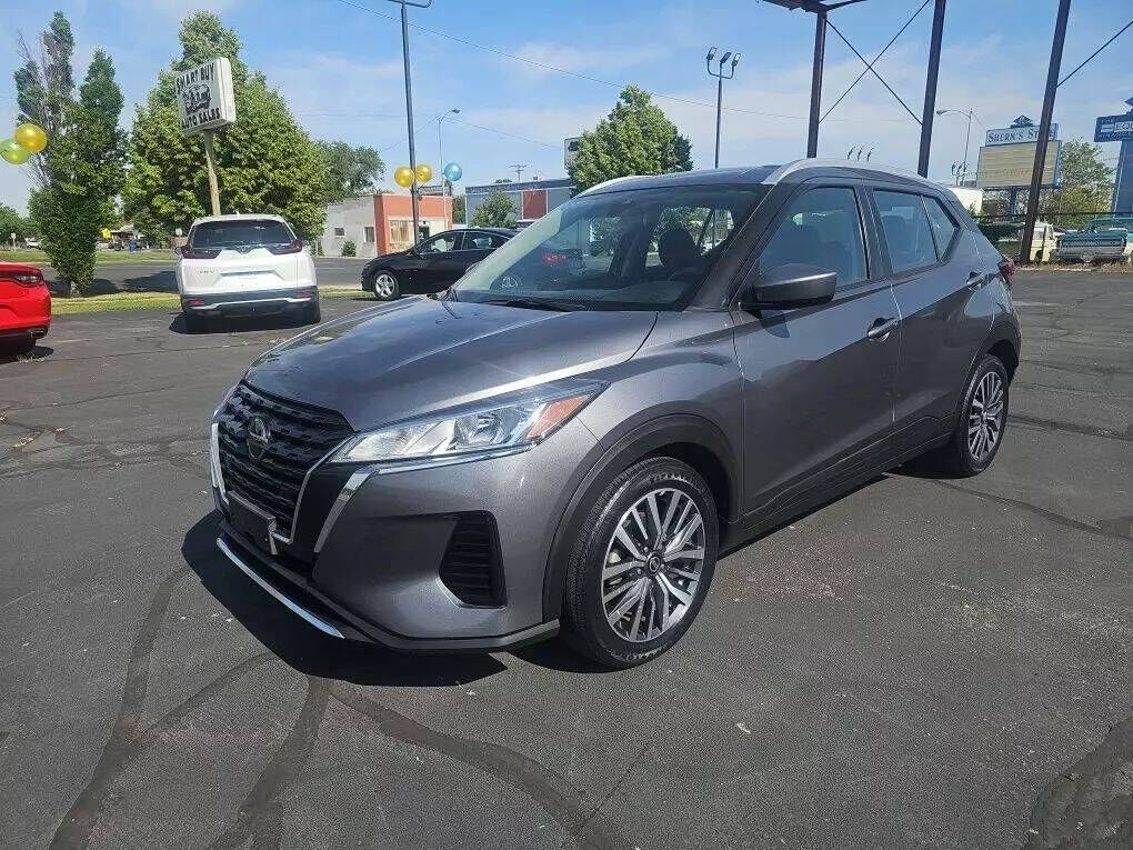 2021 NISSAN Kicks