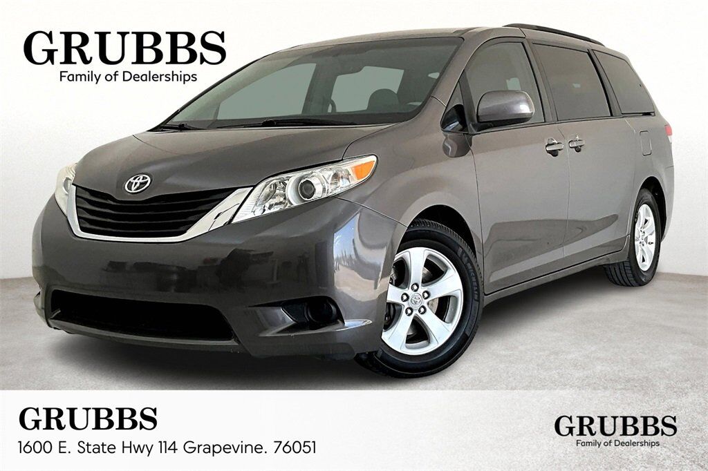 2011 TOYOTA Sienna