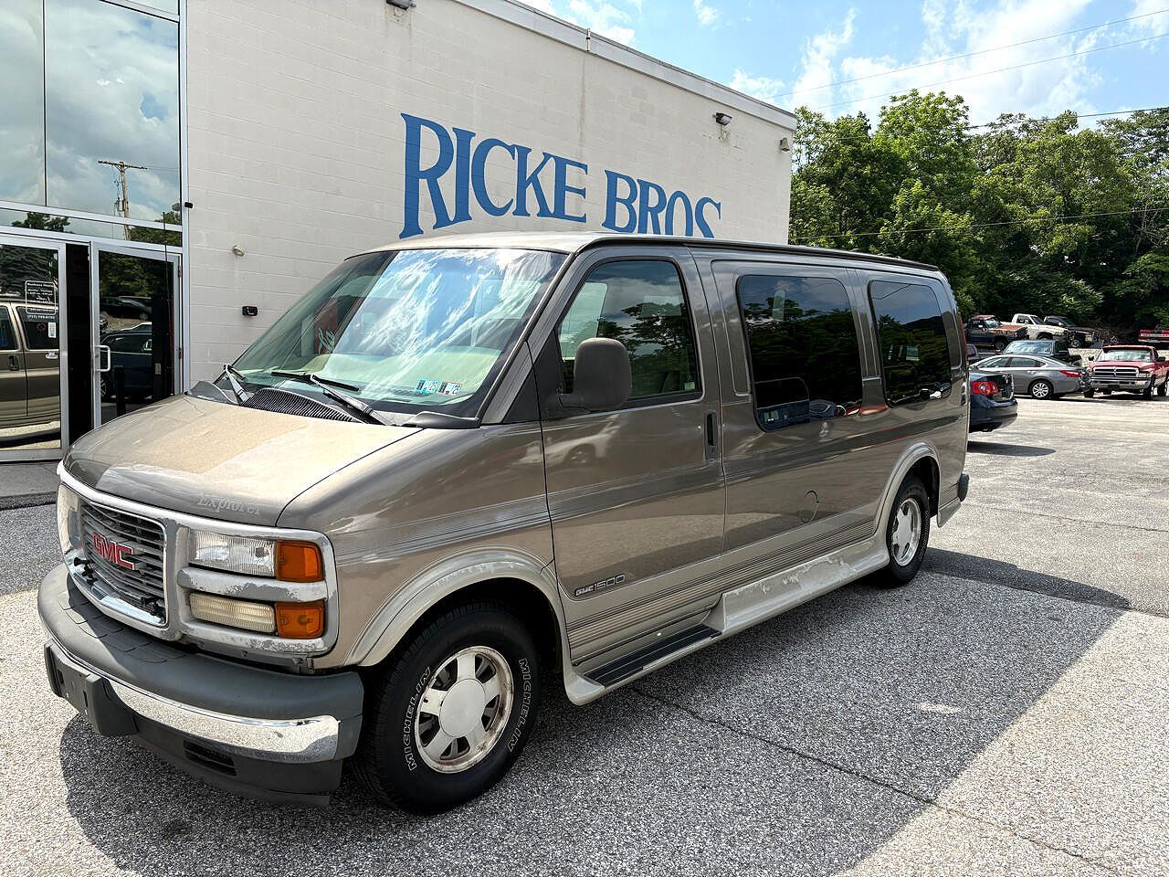 GMC Savana