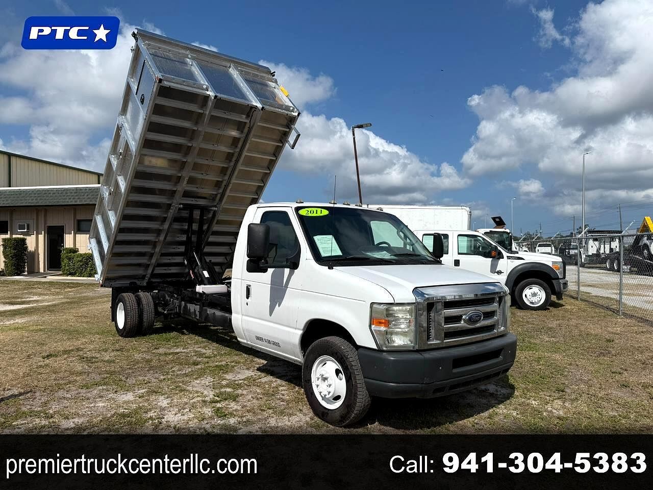 2011 FORD E-450