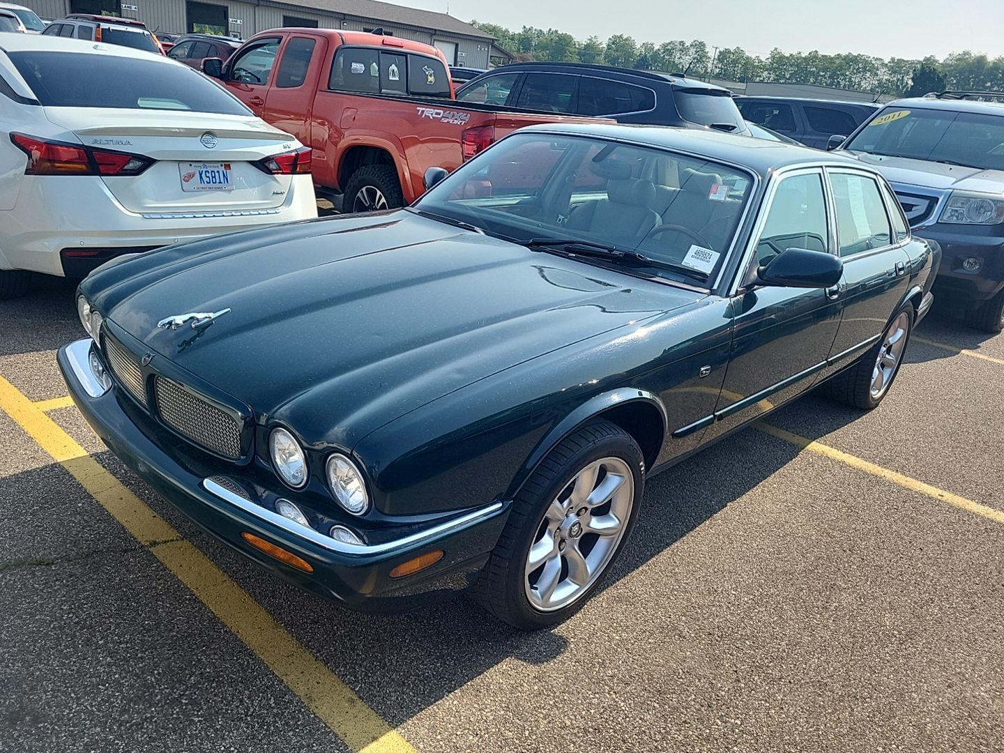 Jaguar XJR