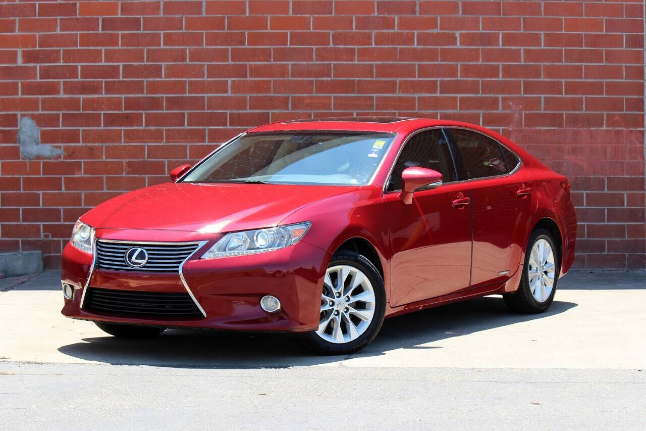 LEXUS