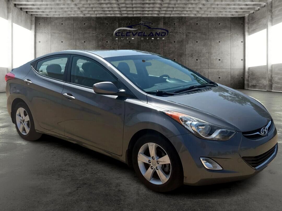 2013 HYUNDAI Elantra