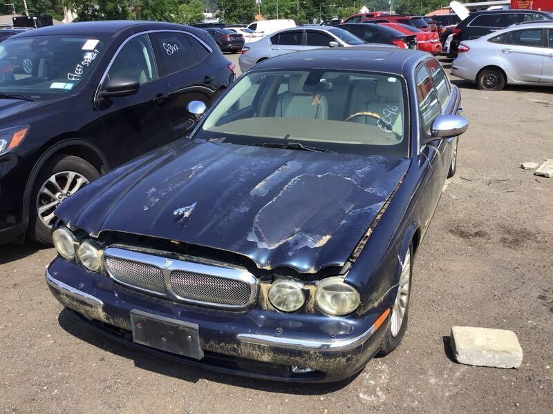Jaguar XJ