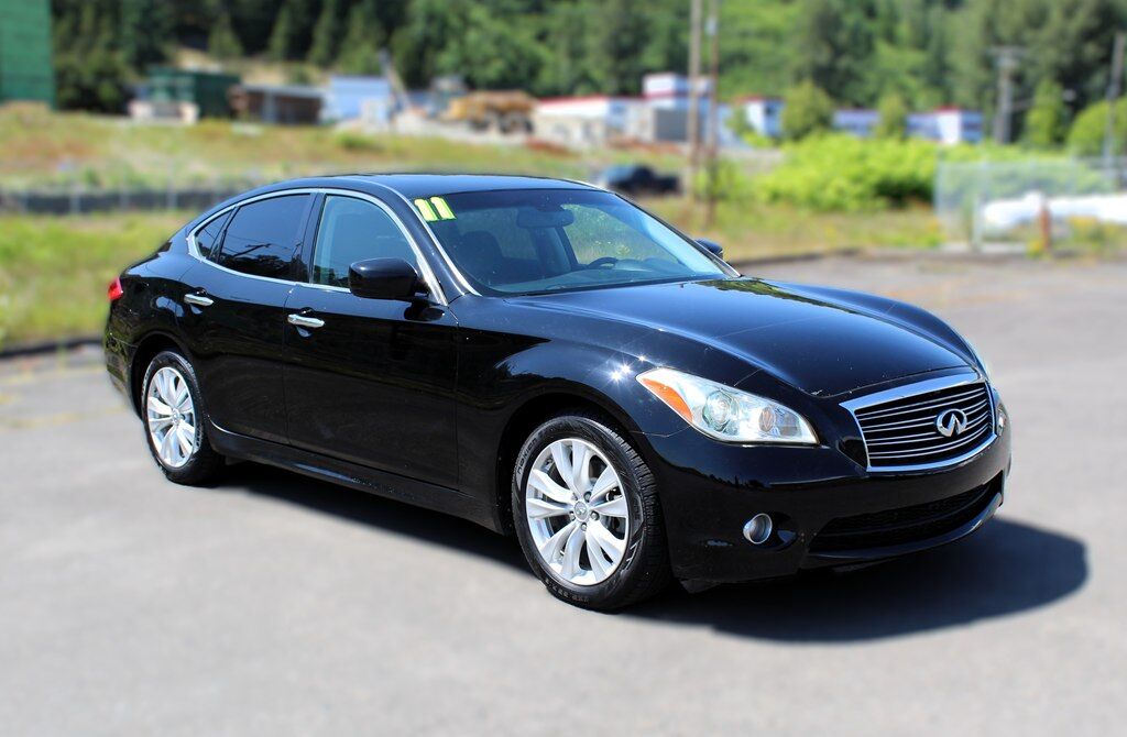 Infiniti M56