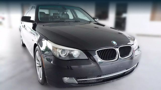 BMW 528i