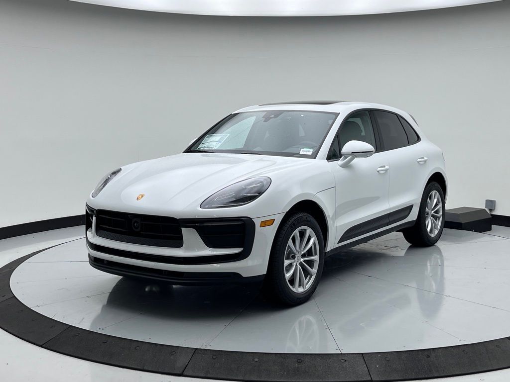 2025 PORSCHE Macan