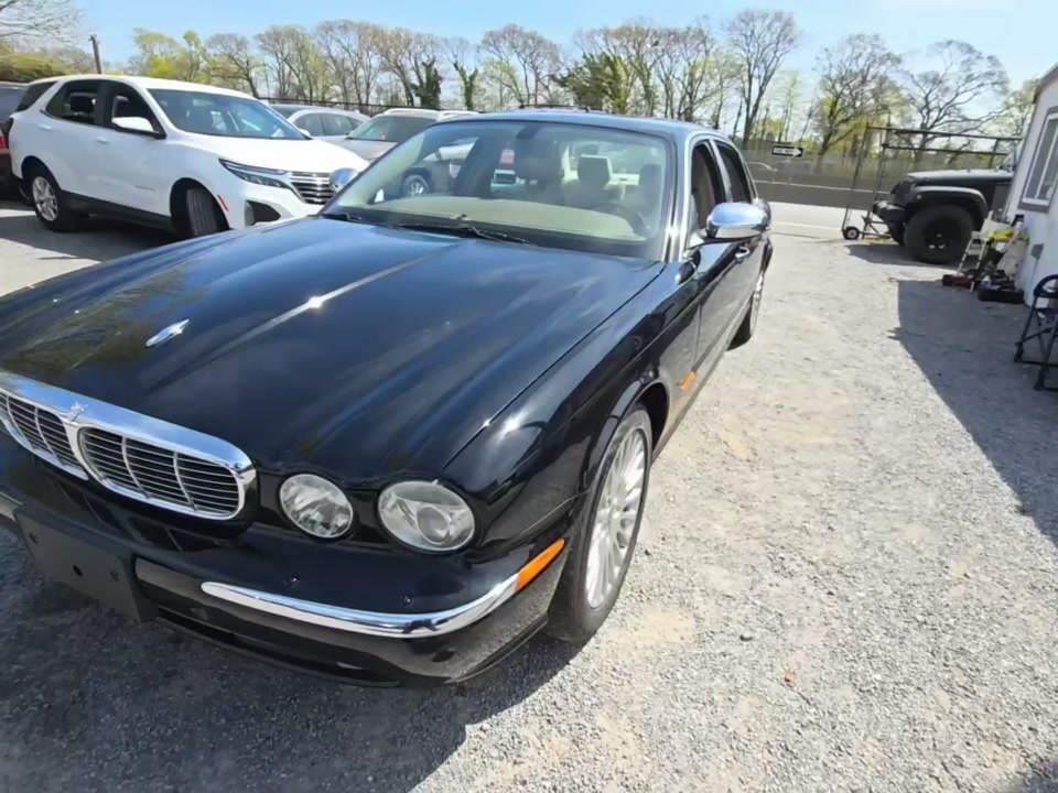Jaguar XJ